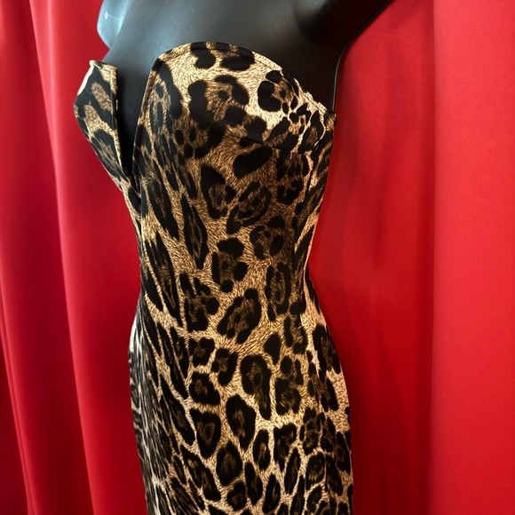 Leopard Print Strapless Mini Dress with Wire Sweetheart Front - Picture 4 of 10